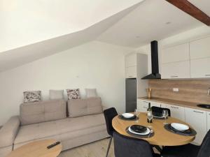 Penthouse Apartment Dijana - One Bedroom Apartment with Terrace