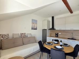 Penthouse Apartment Dijana - One Bedroom Apartment with Terrace