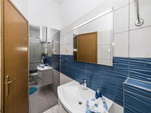 Apartments Tafra - One Bedroom Apartment