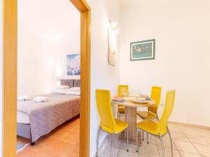 Spacious Prgomet Retreat with Private Pool, Fitness Centre, and Garden - Three Bedroom Villa
