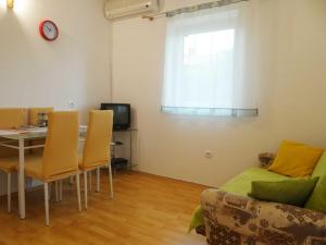 Bright Krk Apartment with Balcony and Beach Proximity - One Bedroom Apartment