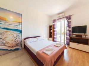 Tranquil and Stylish Apartment Kastel Novi - Studio Apartment with Garden