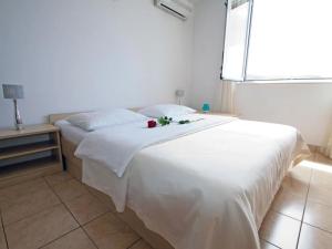 Beachfront Apartments Tamarix - Superior One Bedroom Apartment Grand 3