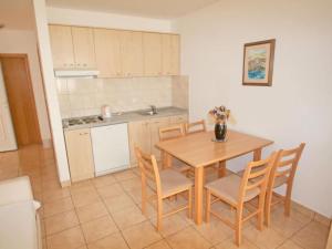 Beachfront Apartments Tamarix - Superior One Bedroom Apartment Grand 3