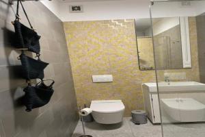 Modern & Charming - Free Private Parking - One Bedroom Apartment