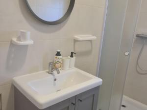 Apartments Rubbi - Two Bedroom Apartment with Terrace