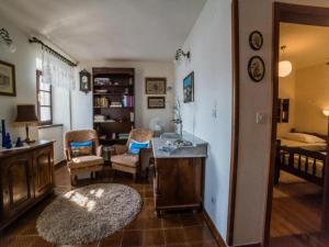 Stone House Seaside Retreat on Bra Island - Two Bedroom Apartment 2