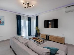 Villa Fran - Four Bedroom Villa with Private Pool