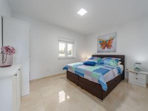 Villa Shaula 1 - Three Bedroom House with Pool