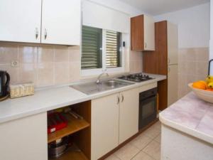 Sea View Apartments Lendic Podgora - Classic Studio Apartment with Terrace and Sea View