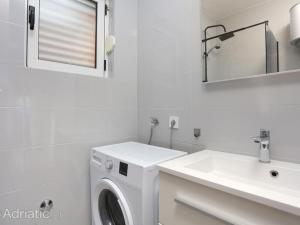 Holiday Home Nada Rogoznica - Six Bedroom Holiday Home
