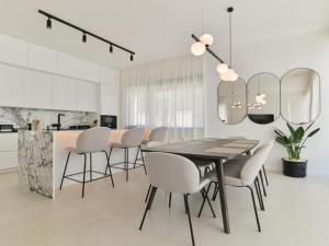 Villa Olive - Five bedroom Villa with Terrace and Swimming pool