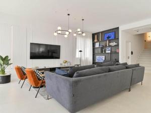 Villa Olive - Five bedroom Villa with Terrace and Swimming pool