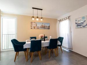 Charming Apartment Sant Elia - Two Bedroom Apartment