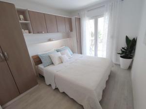 Apartment Ana with sea view - Two Bedroom Apartment with Terrace and Sea View