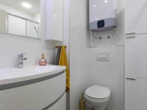 Kastel Stari Sunny Downtown Apartment with Terrace - One Bedroom Apartment with Terrace