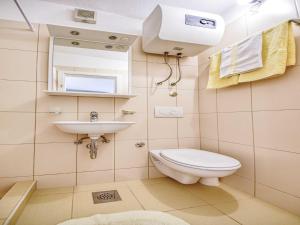 Apartments Gracin - Studio Apartment with Terrace A4