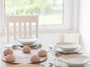 Four Bedroom Holiday Home with Sea View