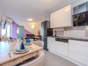 Apartments Robi & Kristina - One Bedroom Apartment with Sea View A4