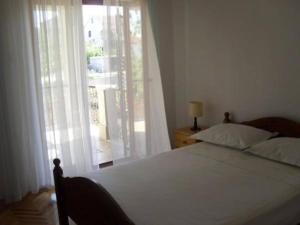 Apartments White House - Two Bedroom Apartment with Terrace 1