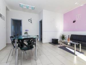 Villa Ava - Five Bedroom Villa with Swimming pool