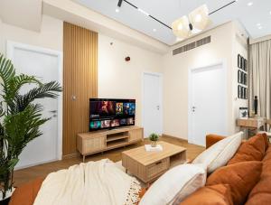 Stunning Newly Furnished Elegant LUX Apartment
