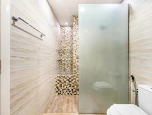 Stunning Newly Furnished Elegant LUX Apartment