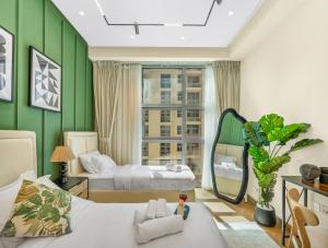 Stunning Newly Furnished Elegant LUX Apartment