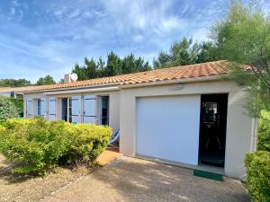 Maisons de vacances Maison renovee avec jardin, 2 chambres, WiFi, a 500m de la mer - Bretignolles-sur-Mer - FR-1-231-320 : photos des chambres