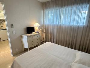 Appartement spacieux avec terrasse vue port, parking inclus - FR-1-252A-133