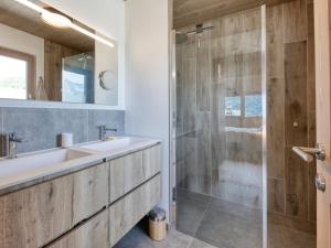 Chalet familial 5 chambres, proche ski, vue Mont-Blanc, parking et WiFi - FR-1-663-28