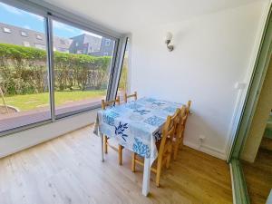 Appartements Appartement Rez-de-Jardin Proche Mer, 4 Couchages - FR-1-746-31 : Appartement