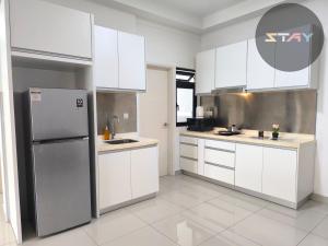 MM Family 2Bed Cozy Lakeview Netflix BySTAY