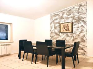 Kastel Stafilic Comfortable Apartments - Three Bedroom Apartment with Terrace