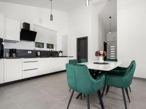 Three Bedroom Villa with Swimming Pool