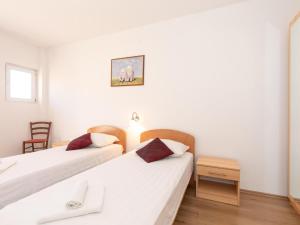 Classic Two Bedroom Apartment with Balcony and Pool