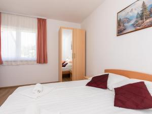 Classic Two Bedroom Apartment with Balcony and Pool