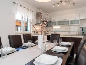 Villa S - Five Bedroom Villa with Private Pool