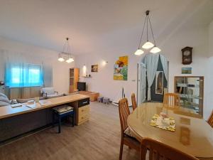 Spacious Urban Retreat Apartment with Terrace - Two Bedroom Apartment with Terrace