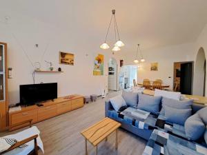 Spacious Urban Retreat Apartment with Terrace - Two Bedroom Apartment with Terrace