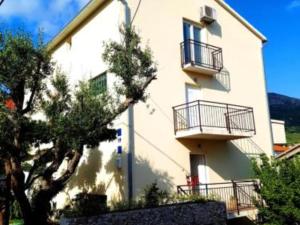 Apartments Kegalj - Studio with Pool View