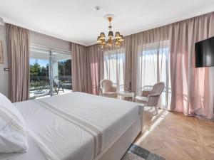Villa Carolus in Vodice - Five Bedroom Villa with Terrace and Swimming pool