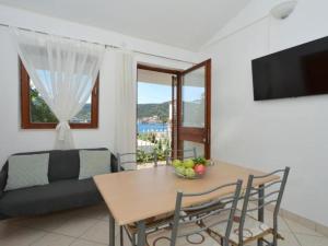 Apartments Nina - Two Bedroom Apartment with Balcony A1