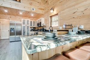 Sip, Hike and Explore Sleek Retreat in Cleveland!