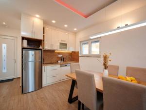 Exclusive Okrug Gornji Apartment with Shared Pool - Two bedroom Apartment with Shared Pool