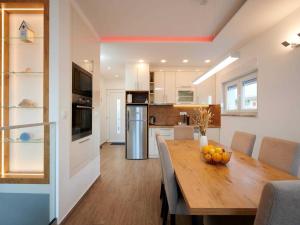 Exclusive Okrug Gornji Apartment with Shared Pool - Two bedroom Apartment with Shared Pool