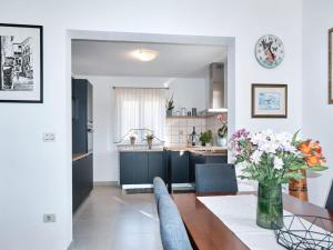 Breg Ivanovci - Three Bedroom Villa with Swimming Pool