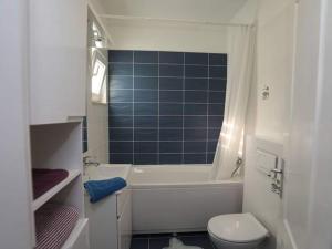 Garden Oasis - Ka tel Luk i - One Bedroom Apartment with Balcony