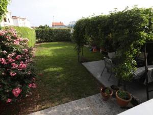 Garden Oasis - Ka tel Luk i - One Bedroom Apartment with Balcony