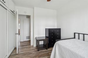 Beautiful 2 Bed Beach Condo #203